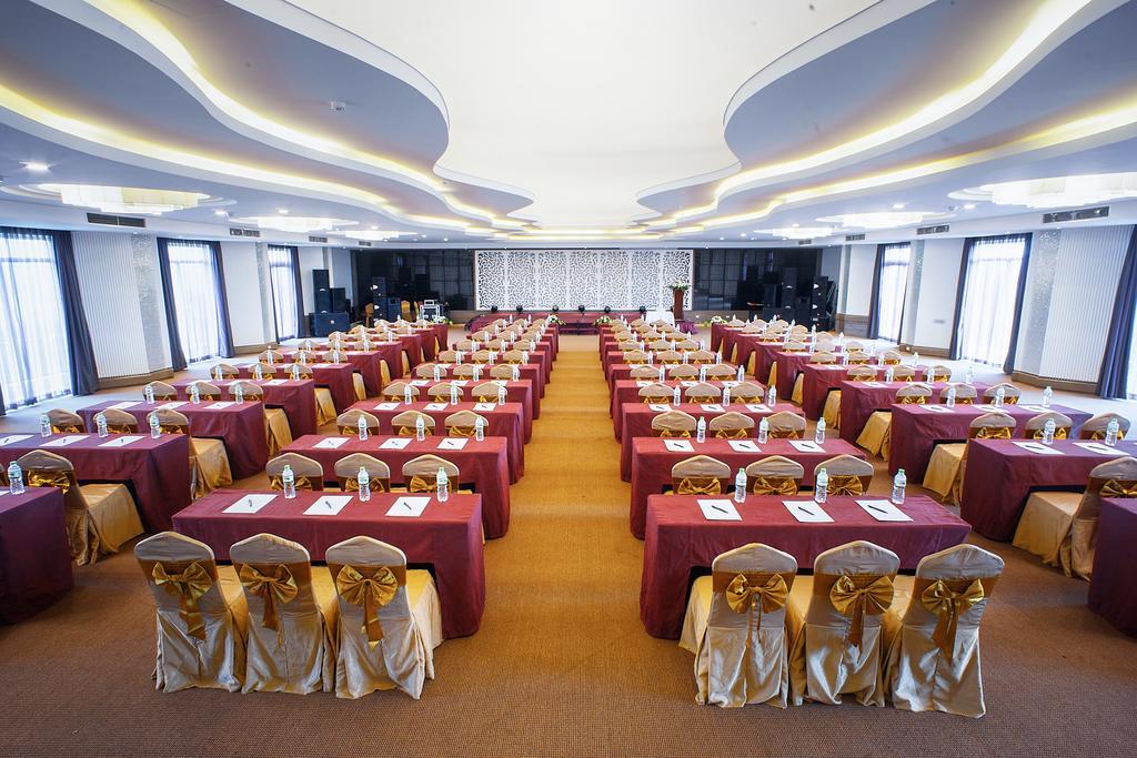 Muong Thanh Holiday Muine Hotel Mũi Né Exterior foto