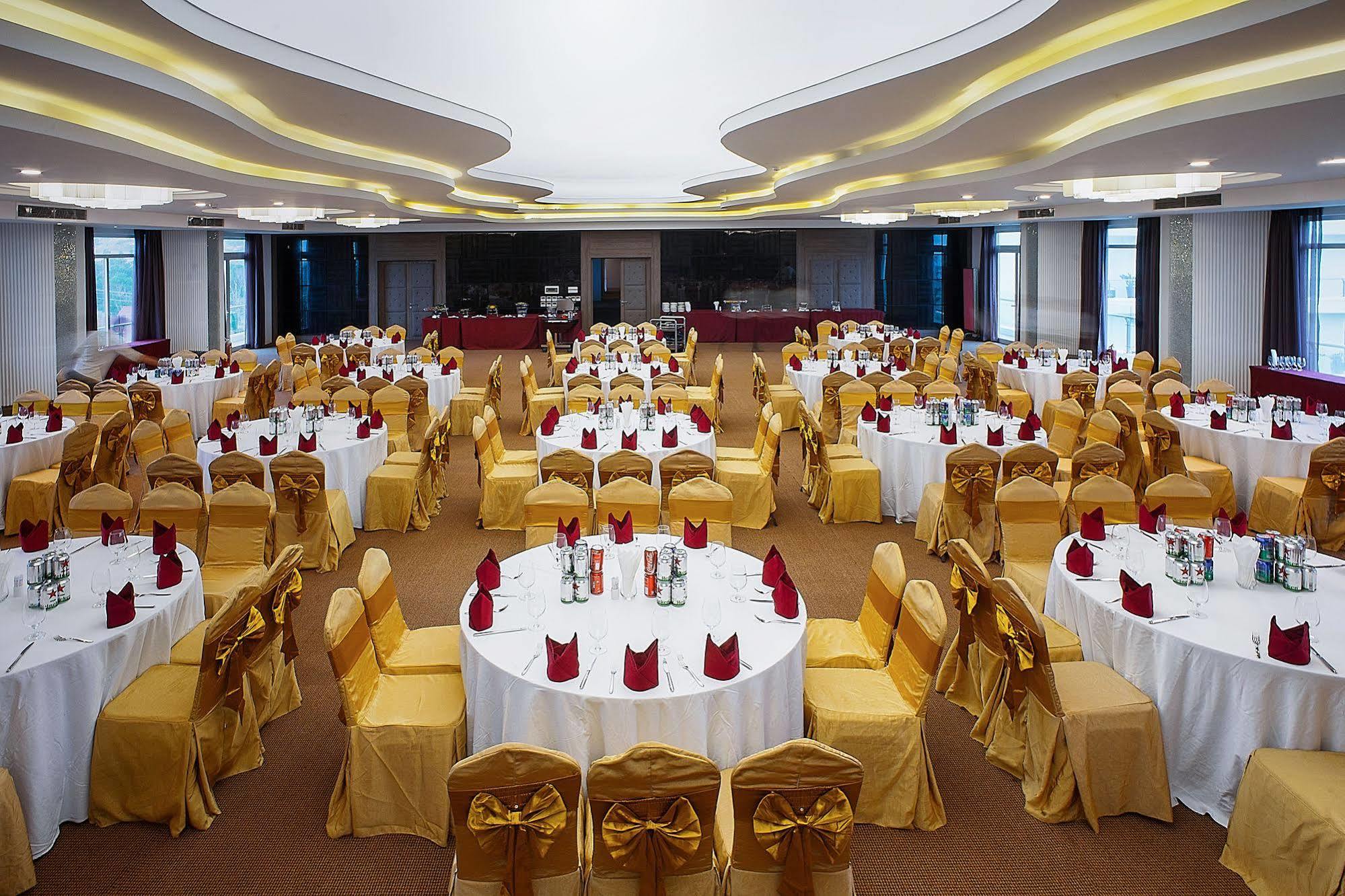 Muong Thanh Holiday Muine Hotel Mũi Né Exterior foto